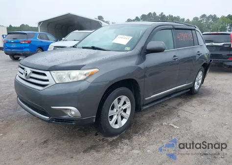 2011 Toyota Highlander Base V6 из США, поврежденный, VIN 5TDBK3EH1BS067676